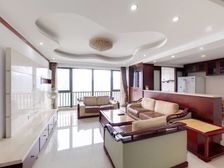 体育中心 蓝湾国际 南北电梯4房 10年小区