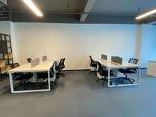 泗泾140平米精装修带家具配空调 配有餐厅 公寓班车拎包办公