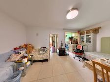 房子南北通透格局好。楼层适中,业主诚心出售