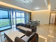 次新好房!大横厅!近湖西!地铁口!全新装修未主人!带车位!