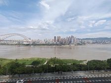 江北嘴板式看江景洋房1梯2户 总高7层 东南朝向 出行便利