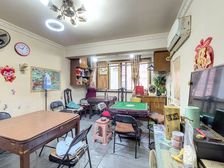《地铁口新上好房》《边套全明》《中间楼层》
