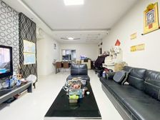 朝中庭 一点不沾马路 通车库 随时看房 可直接拎包入住