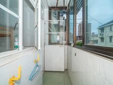 靠近朝春,南北两房,厨卫全明,中层,房东诚意卖,看房有钥匙