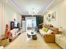 渝北区 仁安龙城国际二期 精装三房 出门就是天宫殿