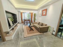 岭南新世界 刚需小三居 购物方便 南北通透 满五 近地铁