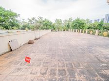 带高尔夫球会会籍+300方花园,全屋精装修,看房方便