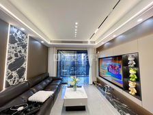 电梯房 3室 131平 南北通透 精装 房东急置换 诚心出售