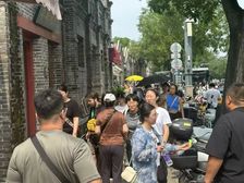 朝阳双井地铁口 十字路环形展示面招租