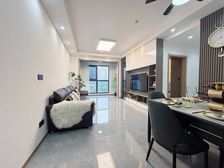 新上九龙坡次新三房 家电家具齐全 拎包入住 看中庭 随时看