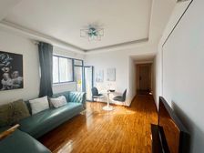 渝中区 中华路旁边星河城 小两房 看长江