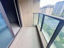 中央公园5号线轻轨站口,总价137万买绿城精装洋房,随时看房