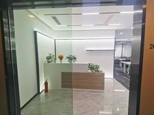 珠江新城 电梯口旁 租金低至43元 精装修带家具 4个间隔