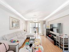 小区中心位置!精装不加价!飞机大三房