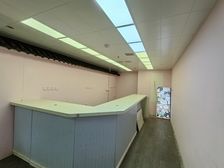 建外SOHO临街底商 120平大面宽 咖啡 服装 咖啡 美发