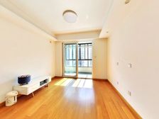 万达商圈 次新小区 中间楼层 地暖新风都有 云间书包房