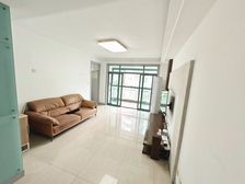 嘉利新上中区三房 位置 看水景 东边套 看房方便价格可谈