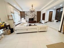 东边套下叠别墅,80平大花园,送三个车位,新上架,此房是L王