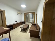 渝中上清寺南向三居 满二精装低层仅72万