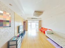 顶楼复式有两个大露台实用面积大,房东自住诚心出售,看房随时