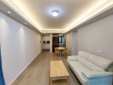 南北通透房型,客厅正气,采光好,通风佳,阳台视野无遮挡