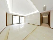 唐宁府洋房大四房,小区中间位置,满两年,看房有密码