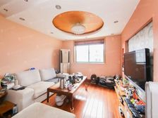 新上笋盘,老业主委托,带阁楼,实用面积大。