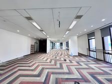 望京东湖国际中心办公室422平精装双面采光室内接有上下水