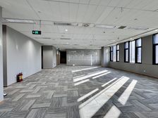 望京东湖国际办公室369平精装5个地铁附近政策补贴