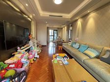 诚意!高区三房,开发商装修,带地暖,堆高5 以上做房子,牛