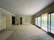 上鲜货了哟!80平大花园 客厅都有50平 阳台10 长 朝南