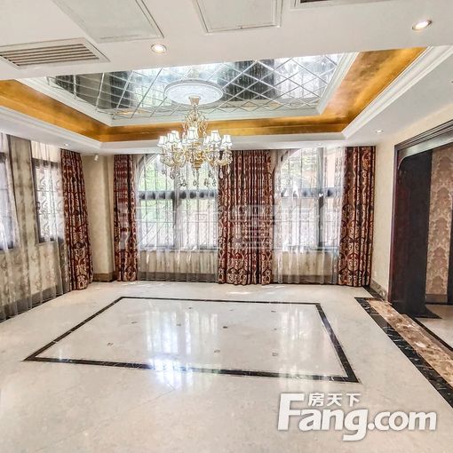 远洋傲北别墅带电梯5居室 2车库 全新装修 拎包入住