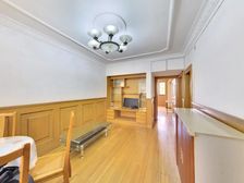 得房率90%,一梯两户全明户型。南面靠河,中间楼层