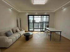 恒都云湾 人车分流 精装好房 有电梯 次新小区外国语一路之隔