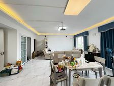 带100平私家大露台 现代轻奢风格 随时看房 小区中心位置