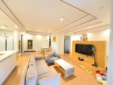 才上新!业主急售轻轨站旁!豪装横厅四房双卫随时看房