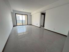 松泽高架口,新 ,业主从未入住,边套临河位置!税费各付!