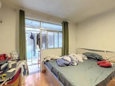 少有一楼带院 子 换房诚售 总价低 自 住 看房方便