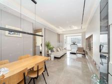 精装可拎包入住 南北通透 小三房 临地铁 停车方便 出行方便