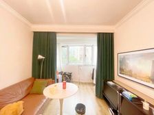 民苑正厅好房,簧金3楼,价格可大谈,装修好,诚意出售,随时看