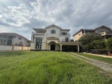 临近城区江边 排独栋别墅 带600平大花园业主急售价格可谈