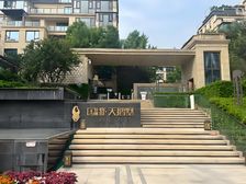 新上 110万即可拿下天鹅墅 中叠 130平3居 本小区最底