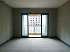 有电梯 正规商品房 双卫生间 中间好楼层 车位充通便利