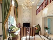 葛洲坝卡尔顿庄园 此房为联排别墅,有院子有 有车位