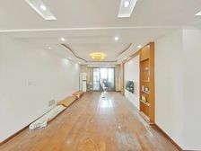 晨曦印象 电梯顶楼复式 利用面积大 视野好 价格可谈