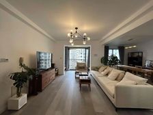 商品房 送大露台 满五 精装可拎包入住