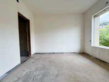 礼嘉一线临江双拼别墅,单层180左右,大花园多车位,视野好!