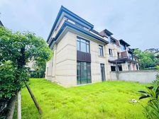 礼嘉 临江 大别墅 端户 单层130平,带300平花园 急