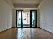 急售急售,精装三房,三(万)拿下,看中庭,带地暖,看房方便