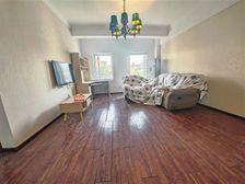 小吴实勘,三新附属。南北通透的两房,位置安静。出门有轨电车,